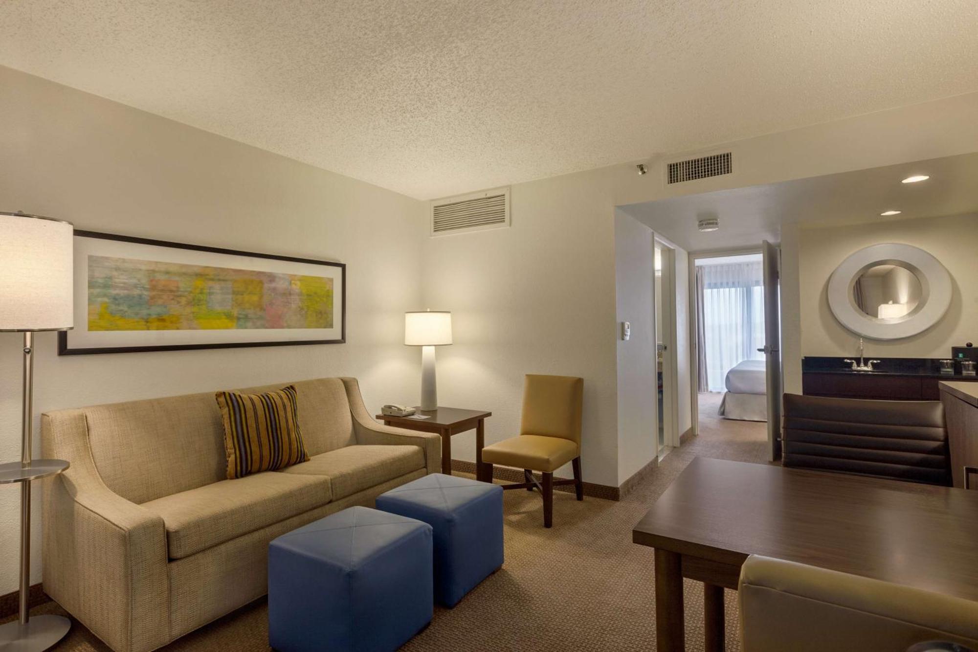 Embassy Suites Батън Руж Екстериор снимка